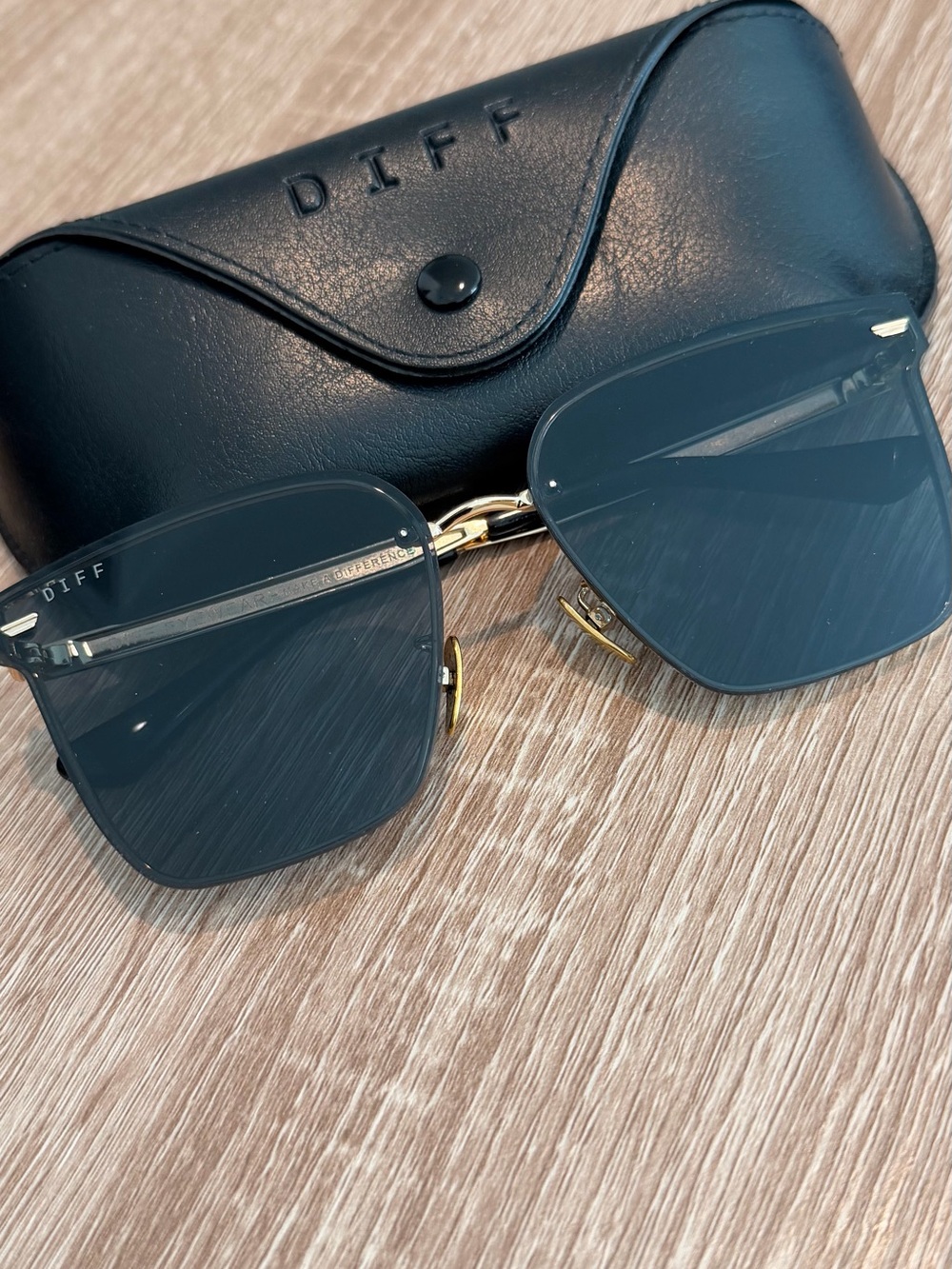 Diff Eyewear Black Square Sunglasses with Gold Accents